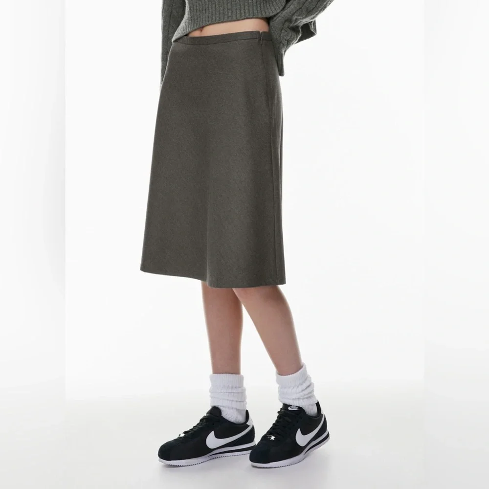 Aritzia Sunday Best Chiquita Skirt